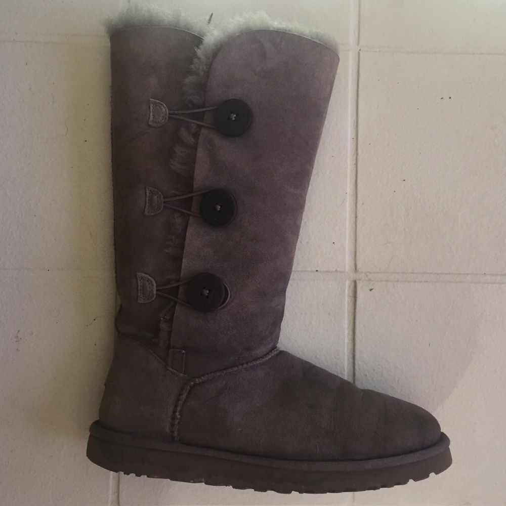 UGGS BAILEY BUTTON TRIPLET BOOT